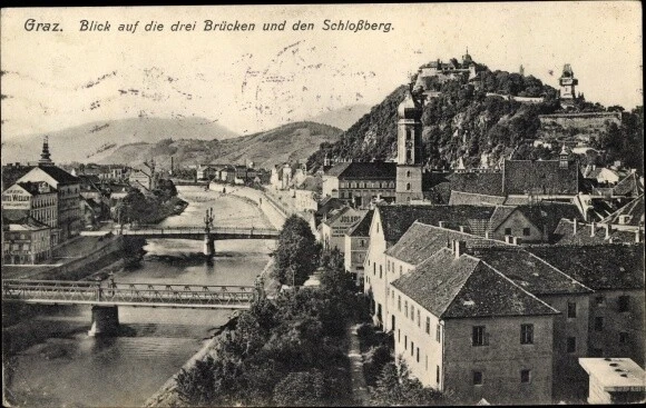 Ak Graz Steiermark, Blick auf die drei Brücken und den Schlossberg - 3876955
