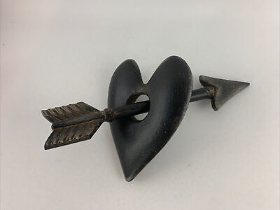 CUPIDS Cast Iron ￼Love Heart & Arrow Home Decor Paper Weight Rustic Country