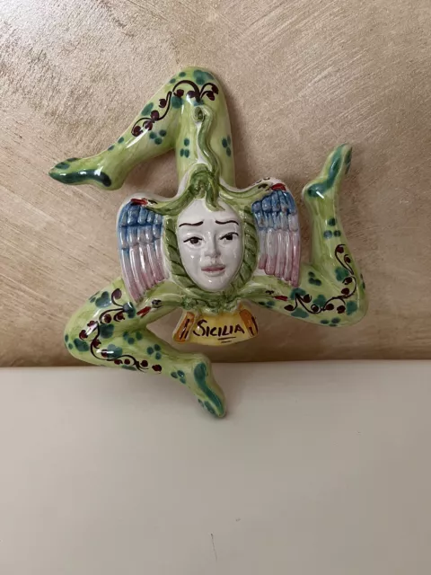 Trinacria Verde  da parte in ceramica di Caltagirone simbolo della sicilia