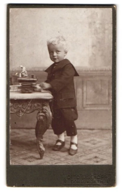Fotografie Otto Bischoff, Donauwörth, Promenade 422, Portrait kleiner Junge im