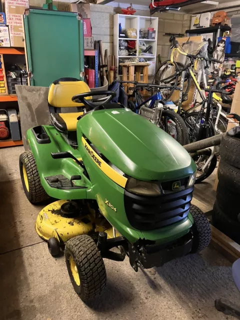 John Deere X304 AWS ride on mower lawn tractor