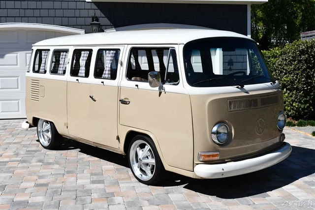 1976 Volkswagen Bus/Vanagon Show Van Beautiful Rotisserie Restoration A/C 1976 Volkswagen Bus/Vanagon Show Van Beautiful Rotisserie Restoration A/C