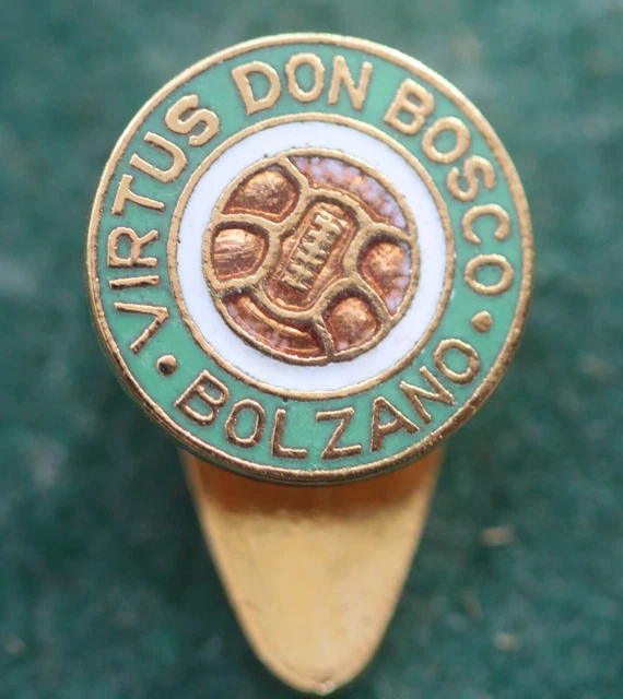 B AGC (Bologna Associazione Gioco Calcio) distintivo a forma di 'botte