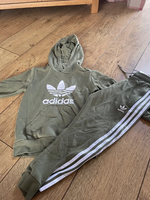 BOYS ADIDAS TRACKSUIT age 13 14 years 35.00 PicClick UK
