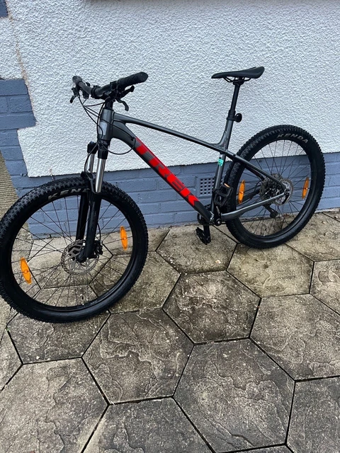 TREK ROSCOE 6 Mountain Grey Bike Large Frame Immaculate Condition