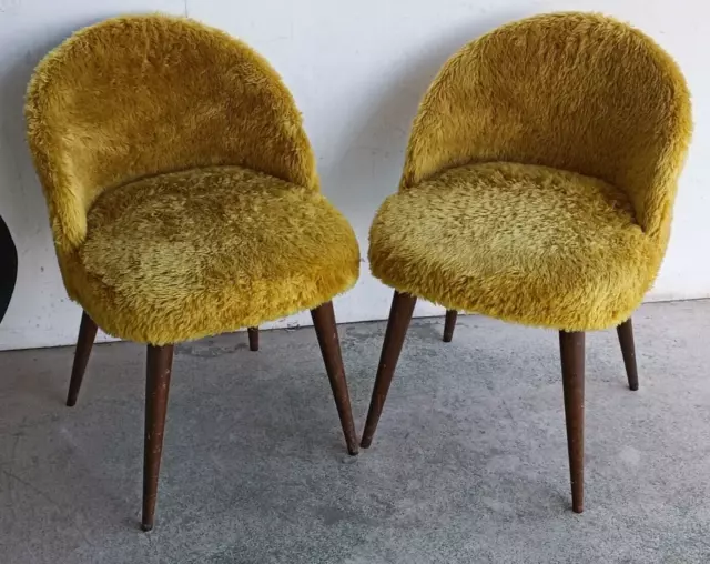 Chaise moumoute vintage avec pouf