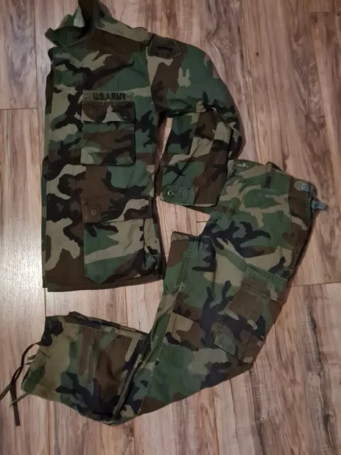 Lot 2 US Army Camouflage Combat Coat and Trousers Small/Regular (A9