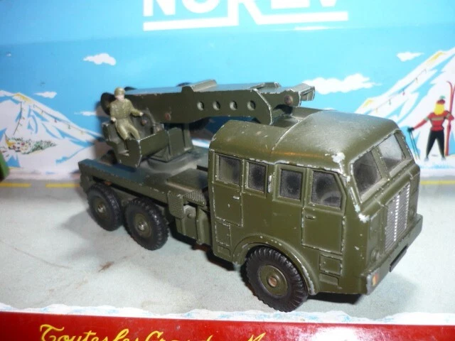 DINKY TOYS, Camion Berliet Grue Militaire Avec Vitrage Et Soldat N1 R