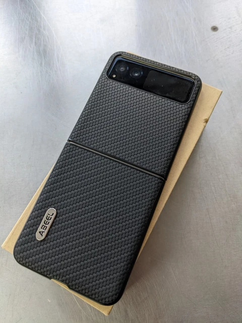Motorola Razr 40 Cream 3