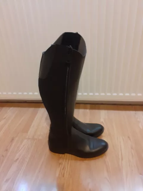 horse riding boots size 6.5, black, used, in good condition