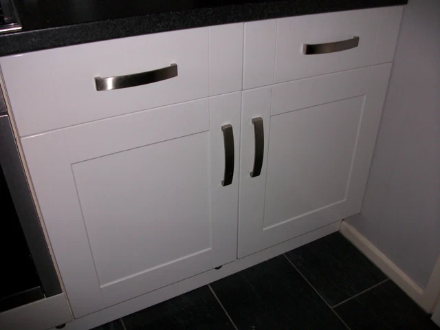 GENUINE HOWDENS 'BURFORD Gloss' white kitchen doors £11.12 - PicClick UK