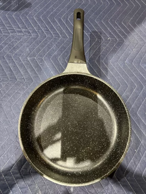 https://www.picclickimg.com/Qf4AAOSwrchlAO1O/Deane-White-DW-95-Skillet-Frying-Pan.webp