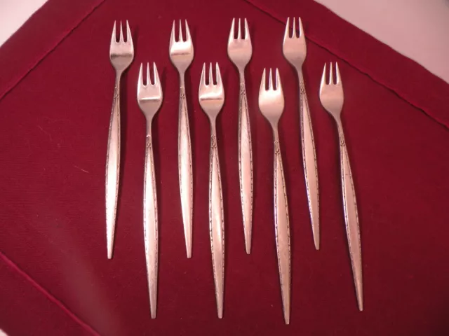 Set Of 8 ONEIDA COMMUNITY STAINLESS VENETIA COCKTAIL FORKS FLATWARE 6 1/8"