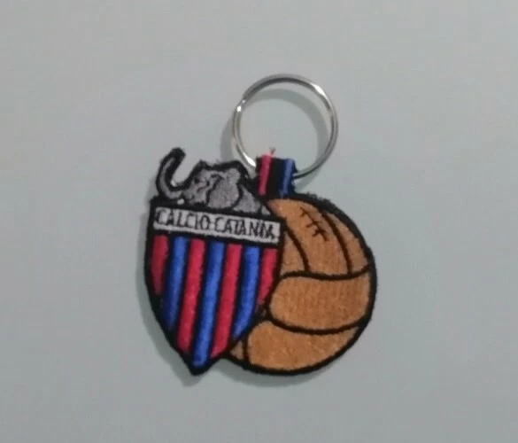 1 portachiavi  RICAMATO