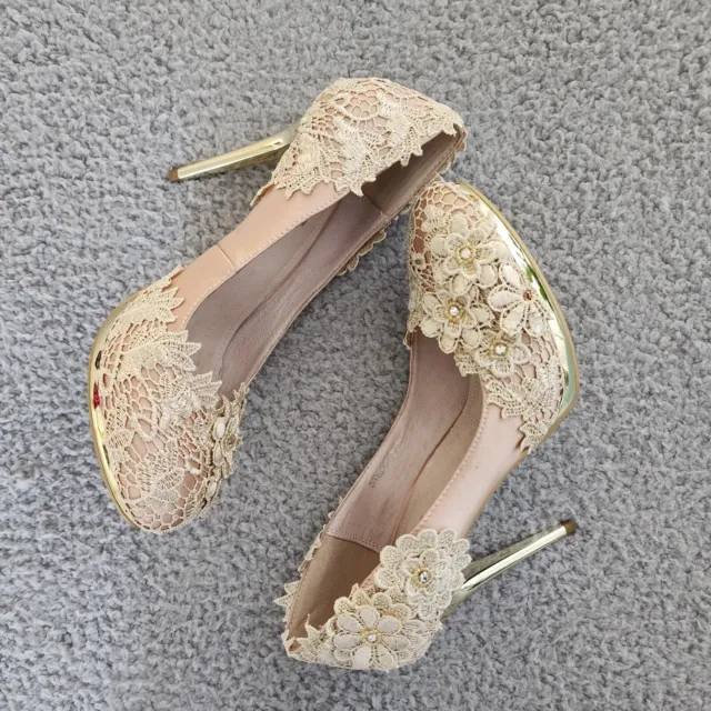Bella Belle Stella Flower Lace Shoes Size 8.5W Champagne Gold Applique 4" Heels