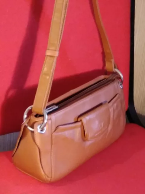 Sac à Bandoulière en Cuir Agneau Grainé Fin souple, STANDING NEUF, made in Spain