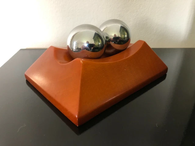 boules chinoises relaxantes sonores musicales anti stress métal présentoir bois