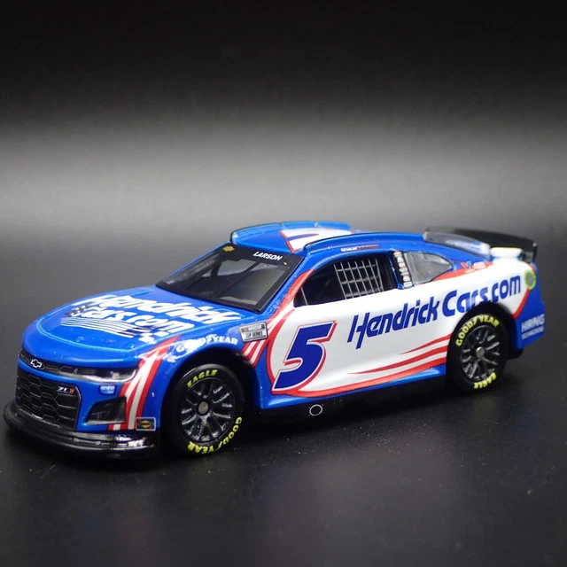Miniature NASCAR 1:24 – Kyle Larson #5 Camaro ZL1 2023 – Action Racing Chrome Bleu