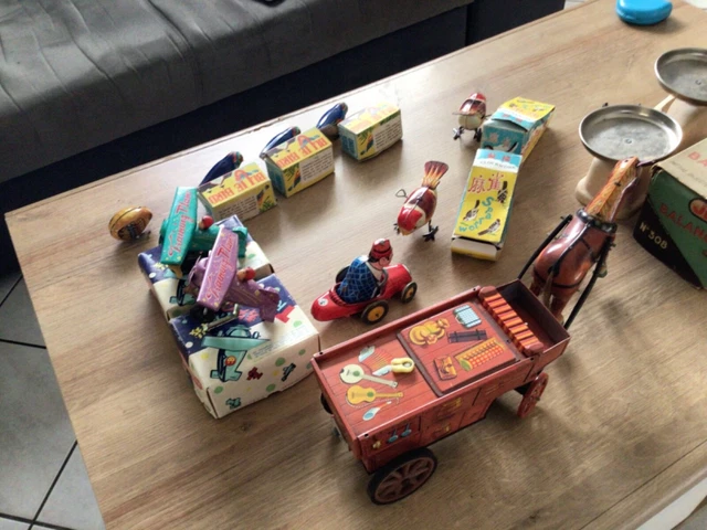 lot de jouets mecaniques et autre