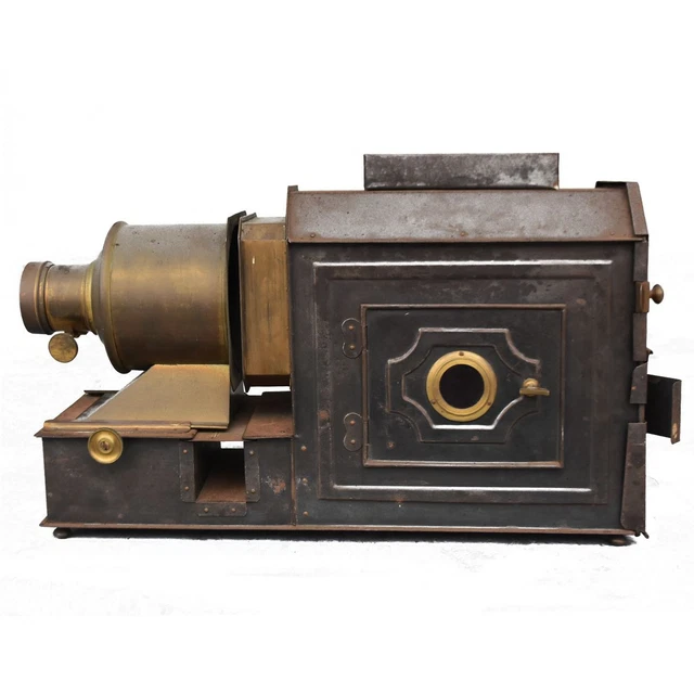 118. Lanterne magique, fin XIXe - début XXe siècle - Le Temps Jadis Auction
