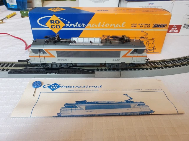Locomotive électrique Roco BB25150 – Livrée Verte – Échelle N – Réf 43566-4 – NEUVE