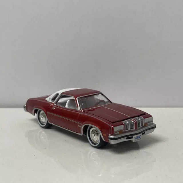 1976 76 Olds Oldsmobile Cutlass Supreme Collectible 1/64 Scale Diecast Model