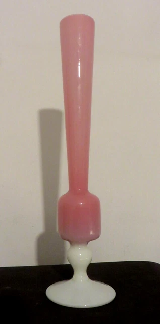 Grand Vase Décoratif En Verre Opaline Rose – Camées Et Dorures Vintage