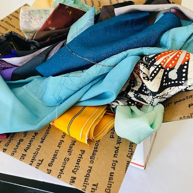 2lb Big Silk Bundle #49 Vintage Silk Fabric Scraps Japanese Kimono Fabrics