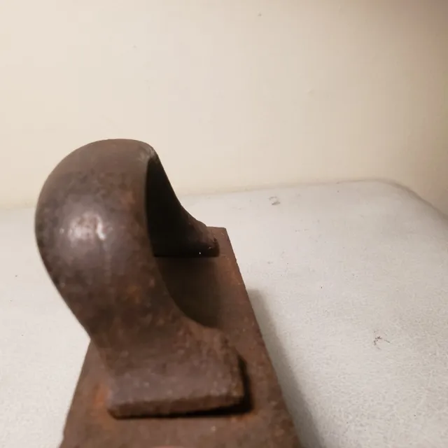 Antique Cast Iron old Farm Door Handle Pull Heavy Duty Cast Iron Salvage + Lock 7