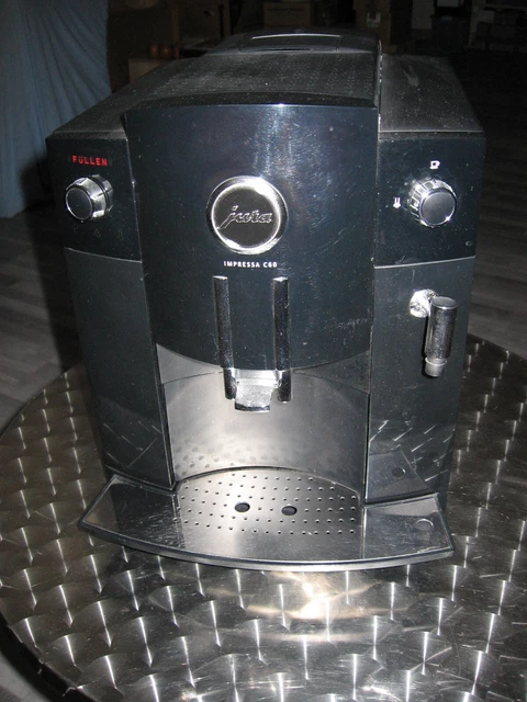 Kaffeevollautomat Jura Impressa C60 gepflegt an Bastler, kann repariert werden