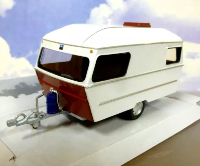 Cararama/Hongwell 1/43 1965 Polarvagnen Caravan Trailer White/Maroon Car 251-Nd2