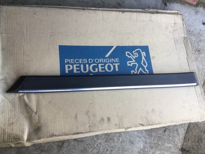 PEUGEOT 405 LEFT SIDE DOOR PROTECTOR & MOULDING 854582 