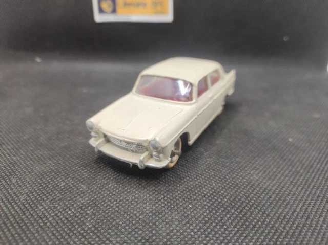 PEUGEOT 404 Berline DINKY-TOYS ATLAS réf 553 1/43 en boite