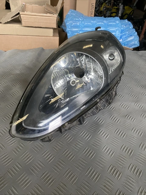 FARO ANTERIORE SINISTRO FIAT Grande Punto 1° Serie (05>08 - Foto 2