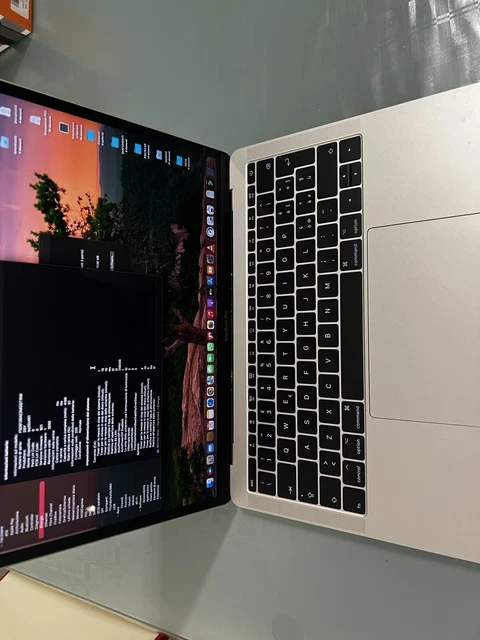 Apple MacBook Pro 13.3" (256GB SSD, Intel Core i5, 2.3GHz , 8GB) Laptop - Grigio 4