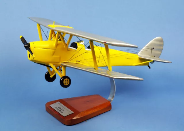 de Havilland DH.82A Tiger Moth Desk Top Display Plane Model 1/20 AV Airplane New