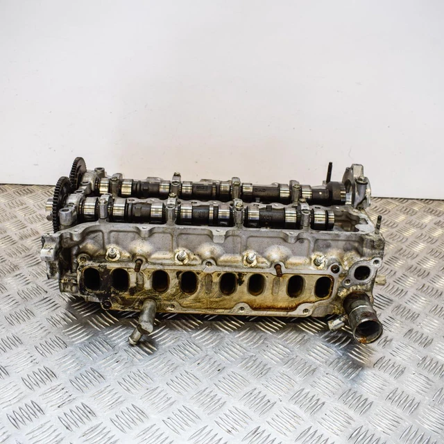 Culasse de moteur de TOYOTA RAV 4 XA30 11101-09405 2,2 diesel 2011