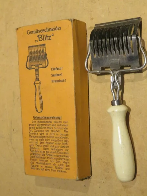 vecchio attrezzo da cucina utensile per tagliare a strisce GEMUSESCHNEIDER BLITZ
