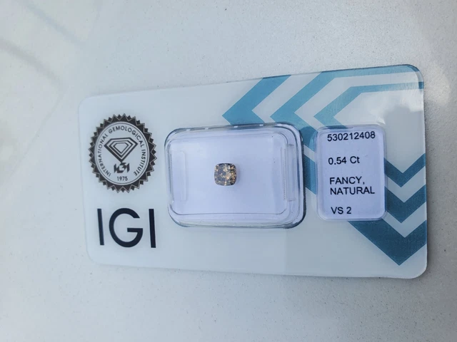 Diamant Natural fancy intense brownish Yellow  0,54 Carats certificat IGI