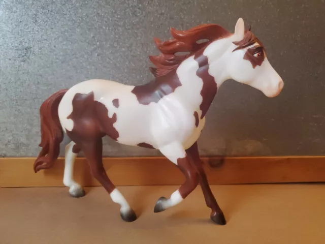 Retired Breyer Horse #9202 Boomerang Spirit Riding Free Pinto Cimarron Mustang