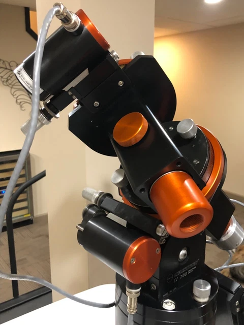 Montaje ecuatorial Celestron CI-700 con Losmandy Gemini GoTo y sistema de seguimiento