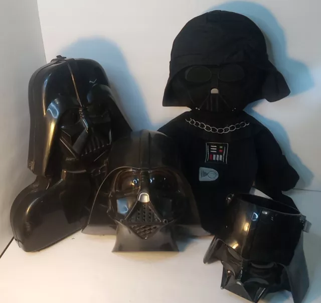 Vintage 1980 Star Wars Darth Vader Carrying Case w/ (3) Bonus Vader Items