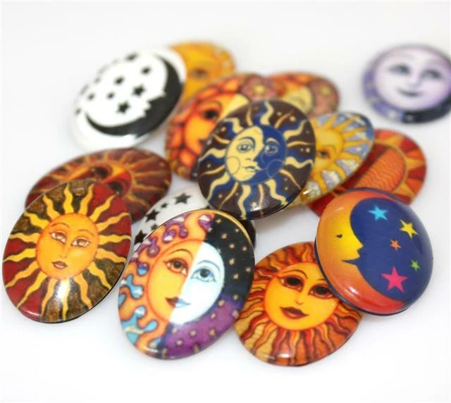 10 OVALE SONNE & MOND BEDRUCKT KLARGLAS GEWÖLBTE CABOCHONS 25 mm x 18 mm CAB5