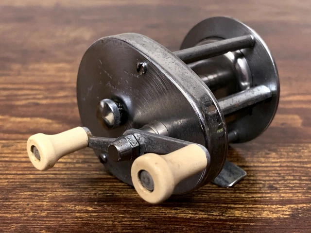 Moulinet De Pêche Vintage Sportfisher 2100 - État Correct Pour Collection Ou Usage
