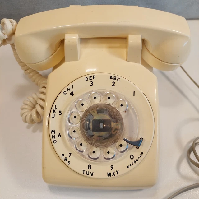 Vintage Stromberg Carlson Beige Yellow Sand Rotary Dial Desk Phone USA Untested