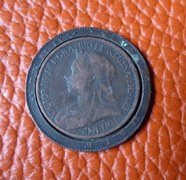 Queen Victoria Half Penny 1900 with 1901 Farthing insert - Novelty coin.