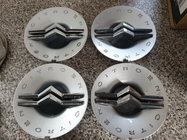 06-11 Ford Crown Victoria Police Car Chrome Center Cap | 3070CC – Suburban Wheel Cover