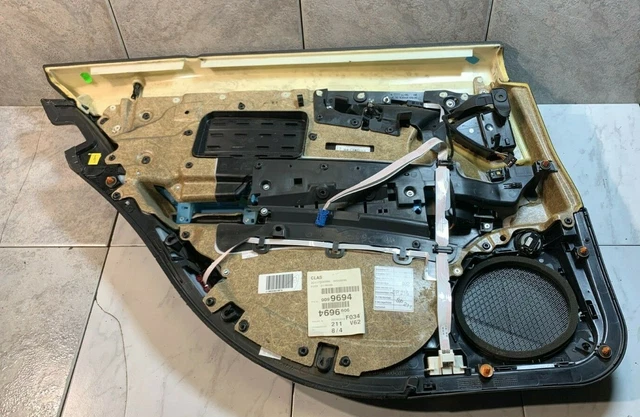 Garniture De Coffre (Stop) D'Origine MERCEDES-BENZ Classe E W211 - Réf. A211684012864 - Neuf Sous Blister