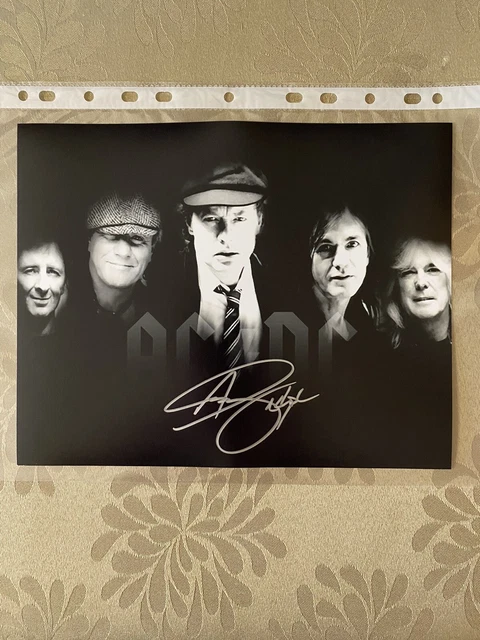 ANGUS YOUNG AC/DC Signed 8X10 Photo COA EUR 66,18 - PicClick FR