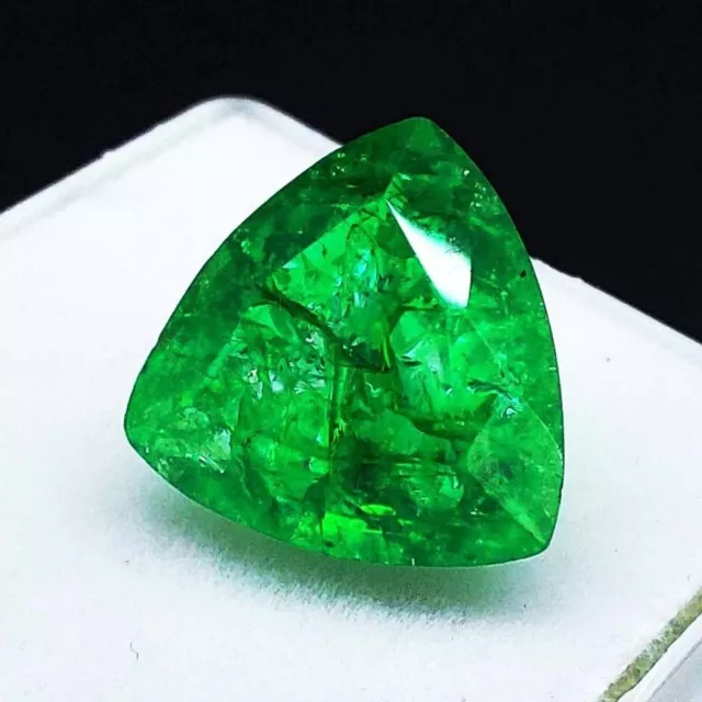 7 To 9 Cts Natural Trillion Cut Green Emerald Certified AAA+ Gemstone